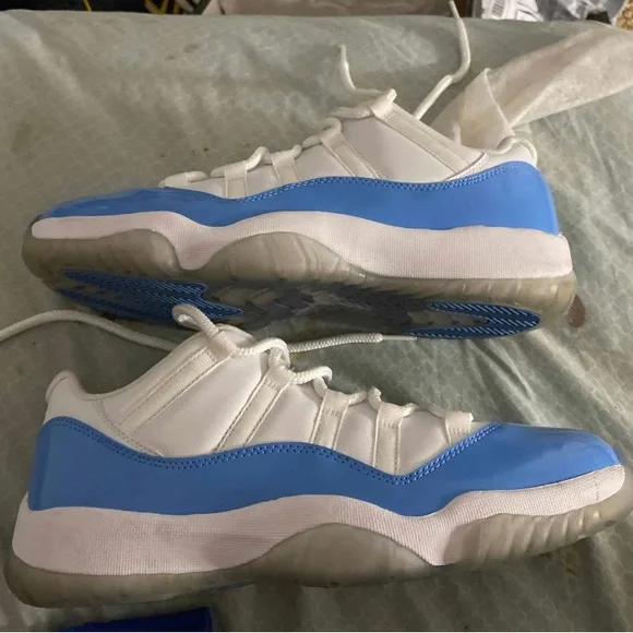Air Jordan 11 Retro Low UNC Worn once